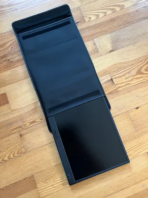 ASUS ZenScreen MB166Cのケース