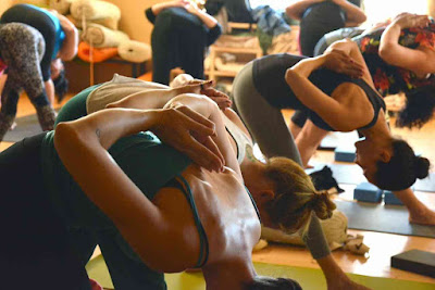 difference between bikram and modo yoga