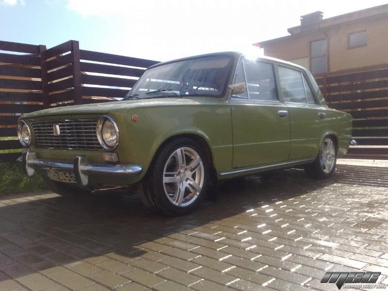  Fiat  124  Klasik Tahun 1970 Gambar Mobil  Klasik dan Antik