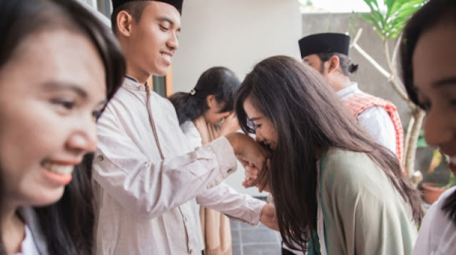 Kumpul Lebaran Ditanya ‘Kapan Nikah’, Jawab Apa Ya? Ini Saran Psikolog