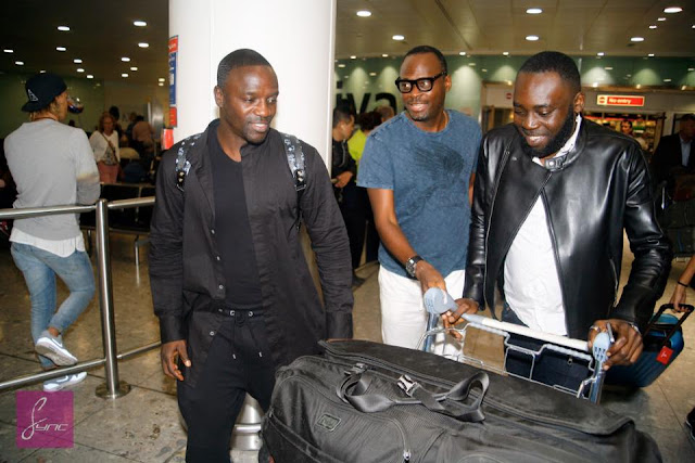 Akon arrives at airport