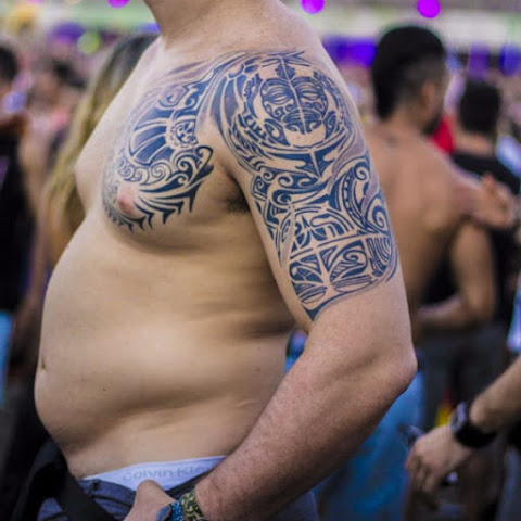 Stylish Festival-Goers Flash Their Ink At Coachella And Tomorrowland