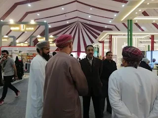 السفير العمانى بالقاهرة يزور المعرض العربي للأسر المنتجة "بيت العرب"