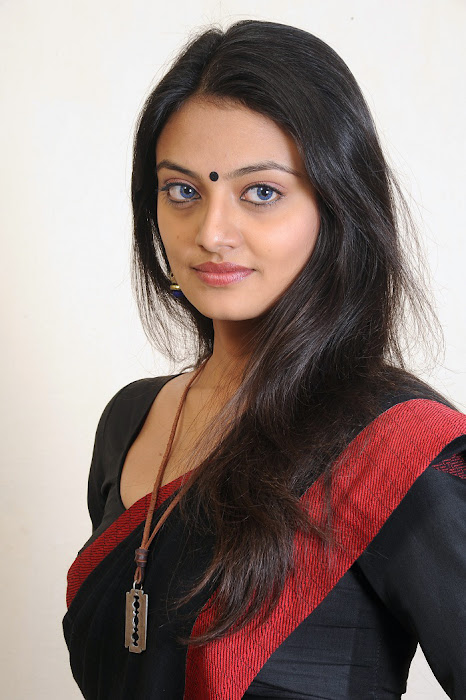 nikitha narayan saree actress pics