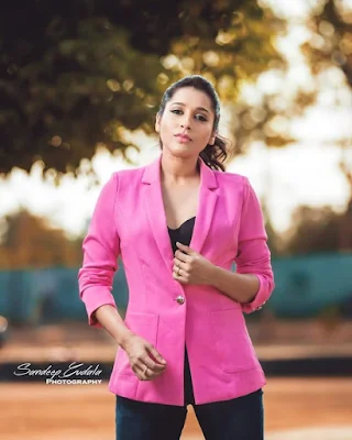 Anchor Rashmi Gautam Wet In Pink Dress And Jeans Photoshoot