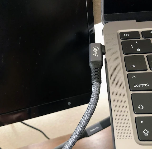 USB 4対応のL字延長ケーブル