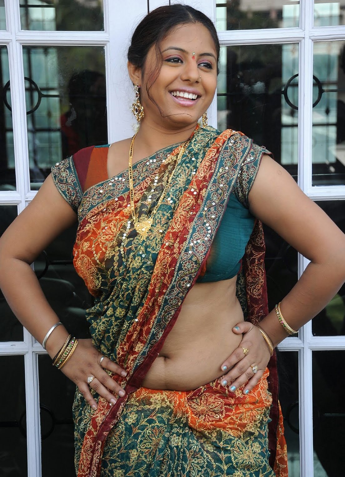 Hot Telugu Actress Sunakshi Sexy Navel Show Photos in ...