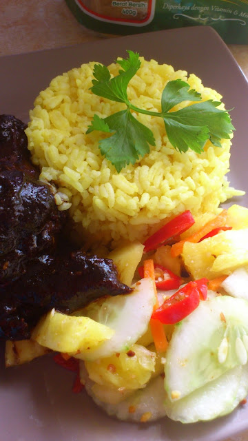 DuNia CiNTa KaMi♥♥♥: NASI KUNING & AYAM MASAK HITAM