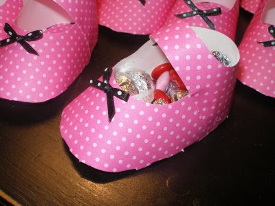 Site Blogspot  Toddlers Shoes on Shoe Party Favor For A Baby Shower  You Can Get The Template Here
