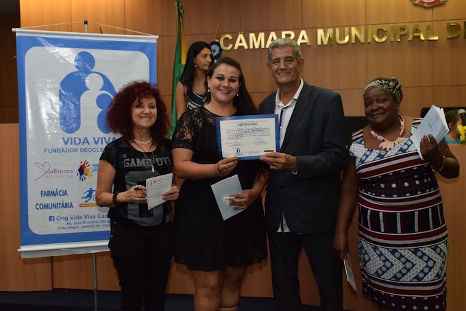 CACHOEIRINHA | Emoção na formatura dos cursos da ONG Vida Viva