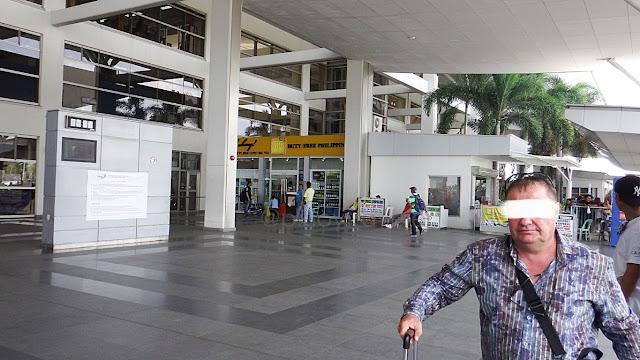 domestic arrival area curbside of Iloilo International Airport