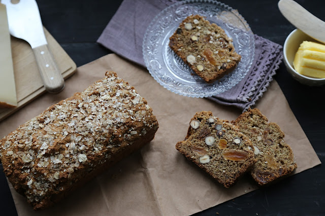 irish soda bread , pain irlandais aux figues, noisettes , bicarbonate de soude 