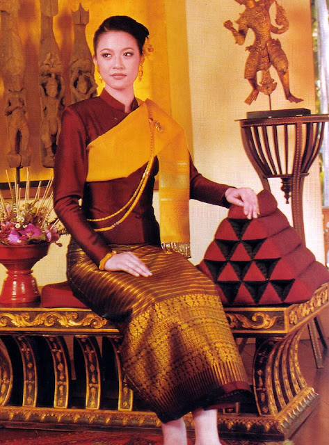 Flashback Summer: 1940s + Traditional Thai clothing