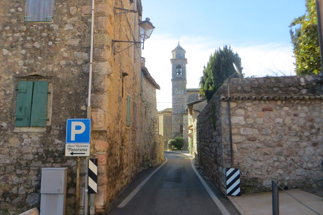 escursione monte luppia punta san vigilio incisioni rupestri