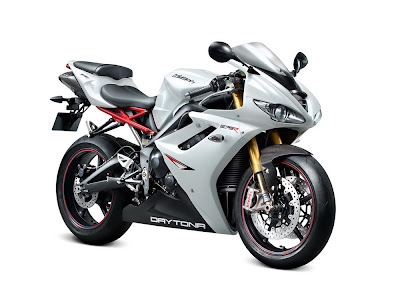 2011 Triumph Daytona 675R Photos