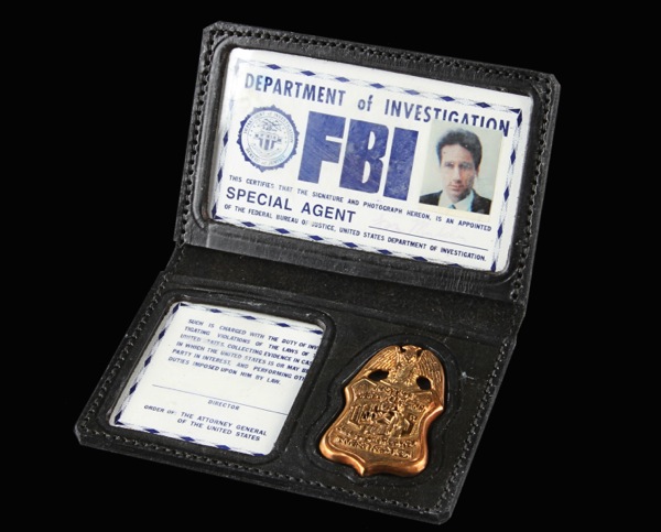 X-Files Fox Mulder FBI photo ID badge prop