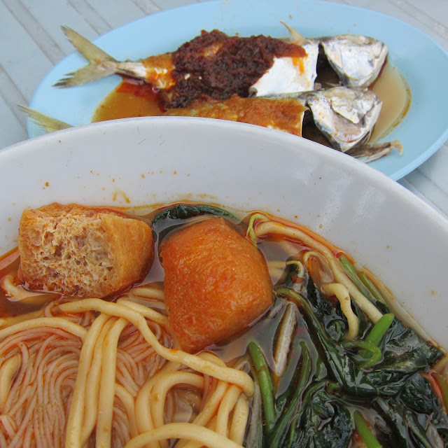 Terengganu_Fish_Curry_Mee_Restoran_Triple_One