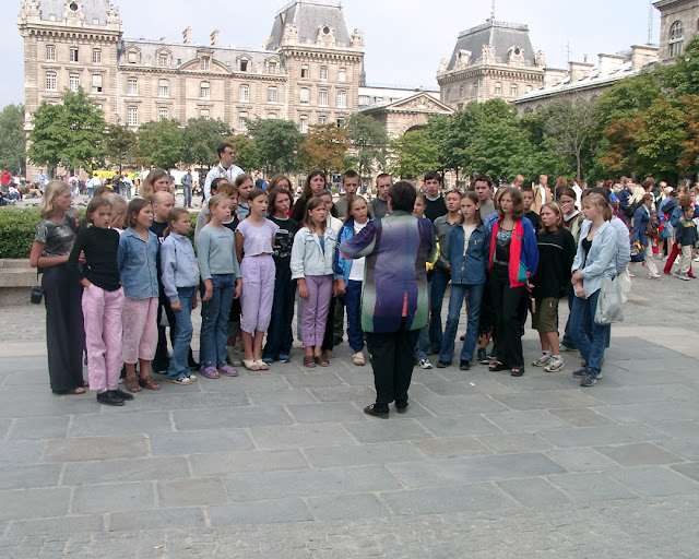 Children singing, Parvis Notre-Dame, Paris