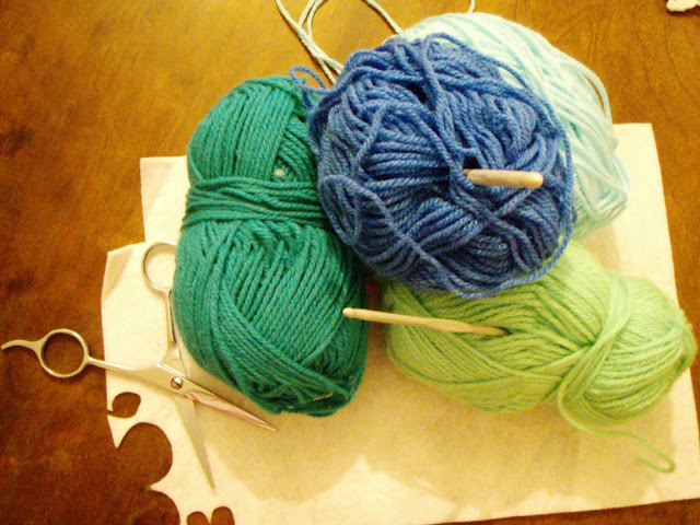 blue aqua yarn