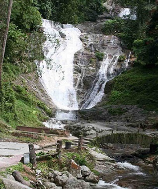 厶zur Liκe Ì七: Senarai Air Terjun Di Perak, Malaysia