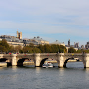 Sous le Ciel de Paris . (img )