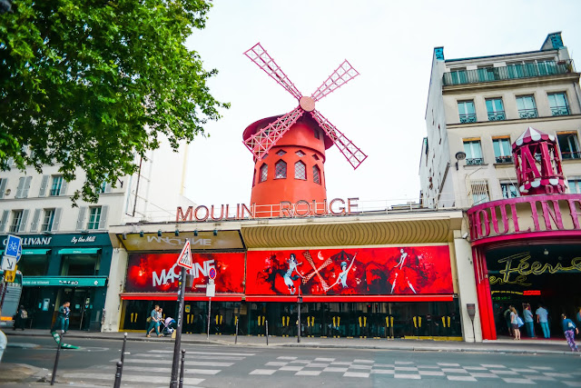 Montmartre z przewodnikiem po Paryżu