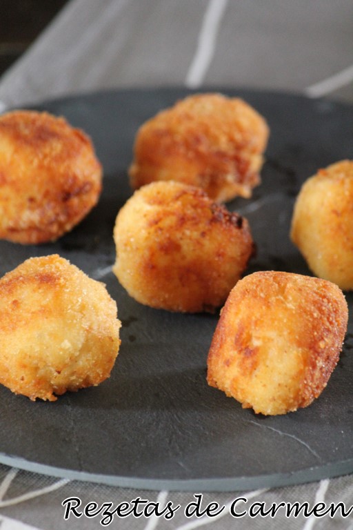 Croquetas de pollo al curry