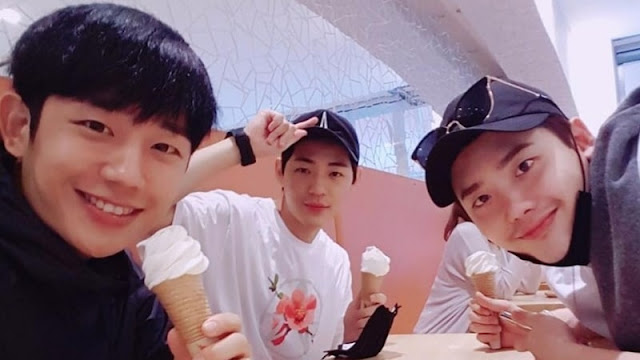 Jung Hae In dengan Lee Jong Suk dan Shin Jae Ha