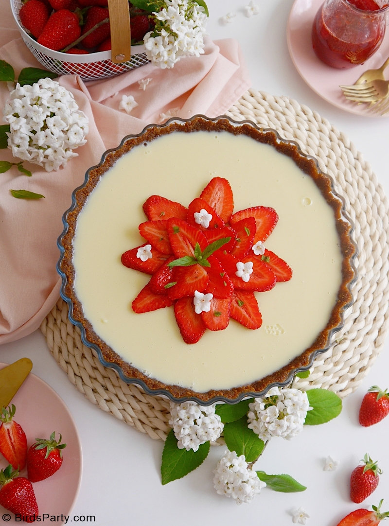 No Bake White Chocolate Strawberry Tart - quick and easy, economical recipe with just a few pantry staple ingredients, and seasonal strawberries! by Bird's Party @BirdsParty #strawberries #summerdessert #nobakedessert #strawberrytart #summertart #summerrecipe #whitechocolatetart #whitechocolatestrawberry