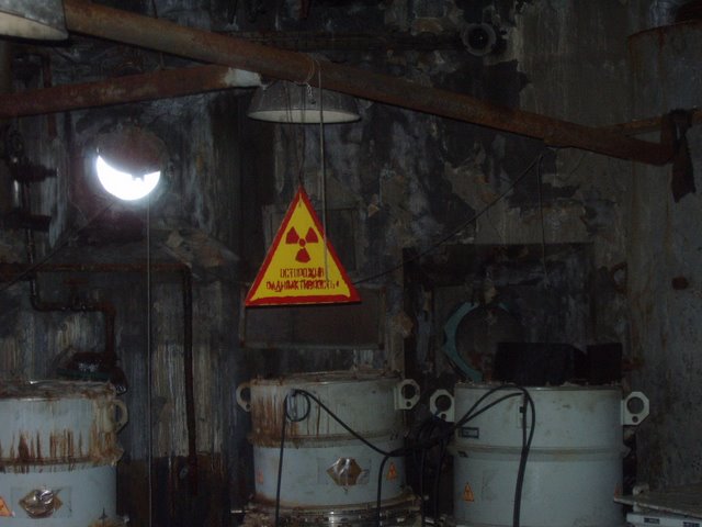 Para Penjarah Mengabaikan Bahaya Pencemaran Radioaktif