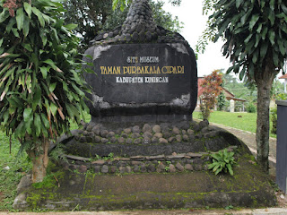 Laporan hasil kunjungan ke museum purbakala cipari