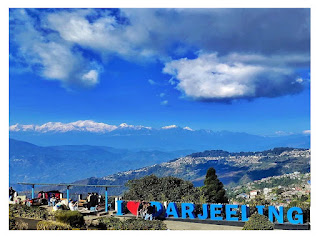 darjeeling town and kanchanjunga as seen from batasia