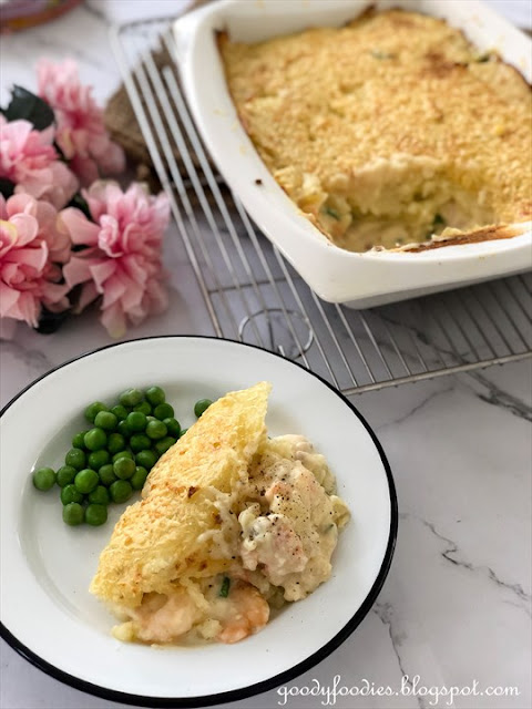 Easy fish pie recipe with cheesy crust