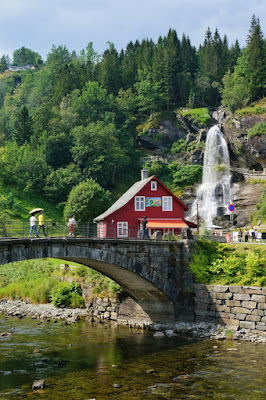 Steinsdalsfossen