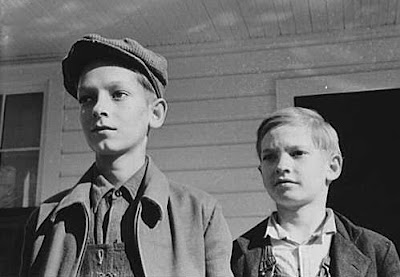  Fashioned Clothes  Boys on Goodbye Scene 1910 The Boys Clothes Don T Change Much Over The Years