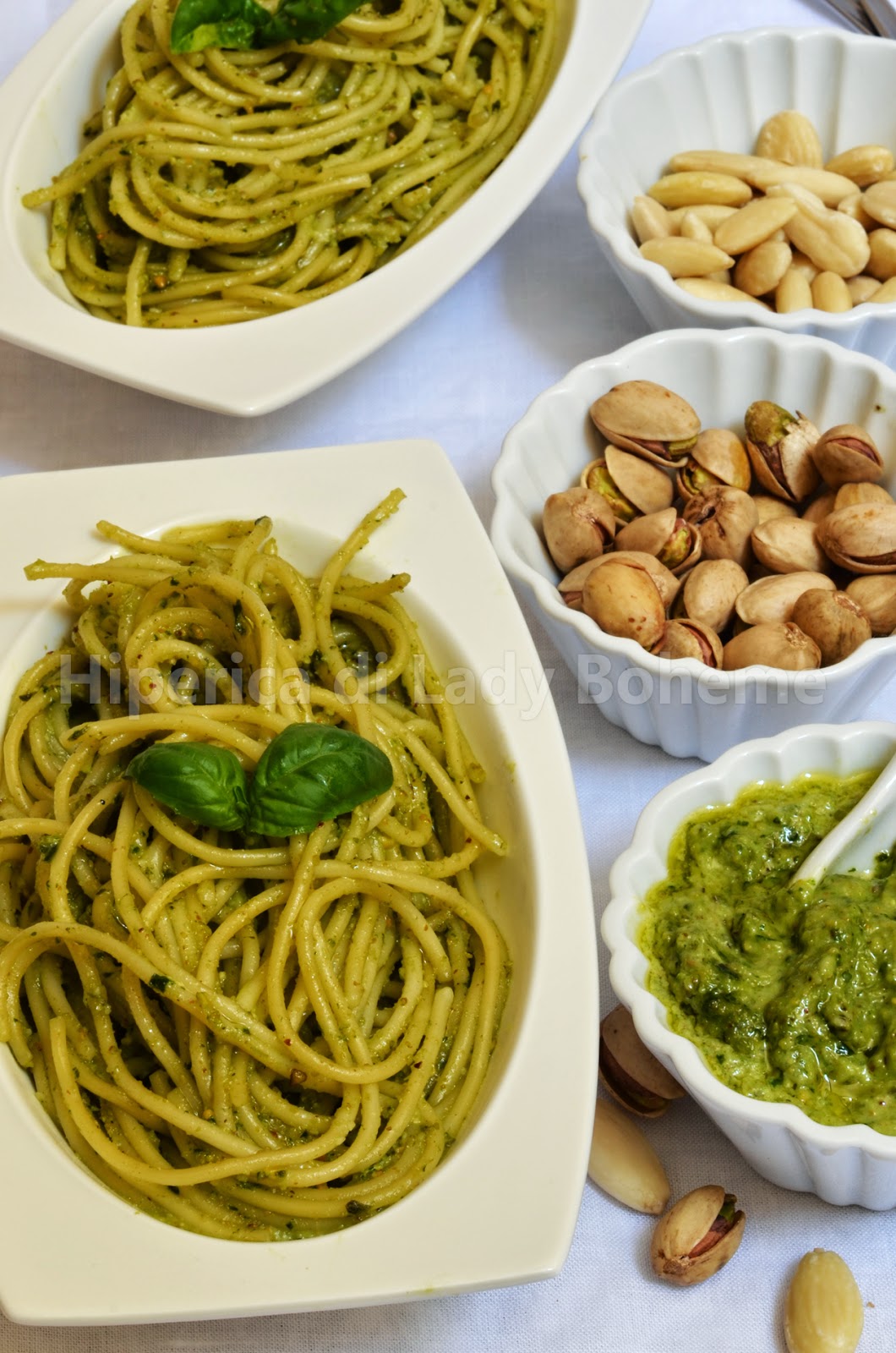 hiperica_lady_boheme_blog_cucina_ricette_gustose_facili_veloci_pasta_al_pesto_di_pistacchi_e_mandorle_2