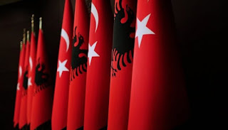 Τεράστιος πονοκέφαλος για την Αλβανία… 450 αιτήματα από την Τουρκία