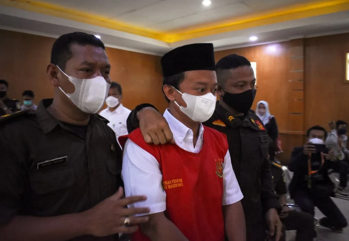 Teacher Sentenced To Death For Raping 13 Students