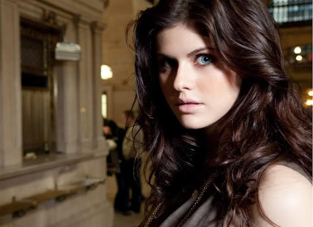 Alexandra Daddario Wallpapers Free Download