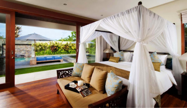 Comfortable Bed with Pool View Design