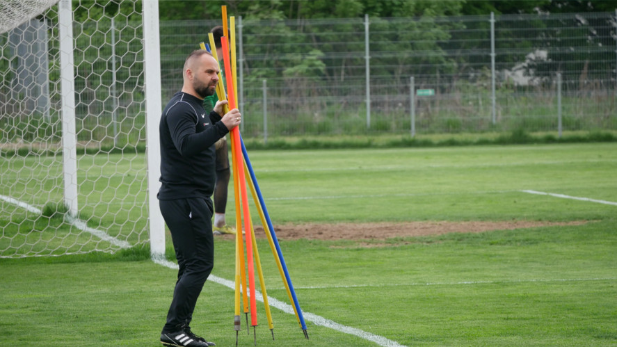 Trener Piotr Tworek przed meczem z Cracovią | foto: Piotrek Przyborowski / aosporcie.pl