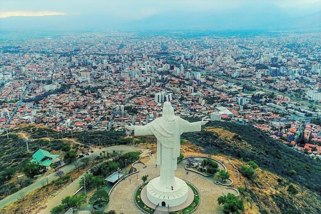 La statue du Christ Rédempteur et les copies, au Brésil et ailleurs