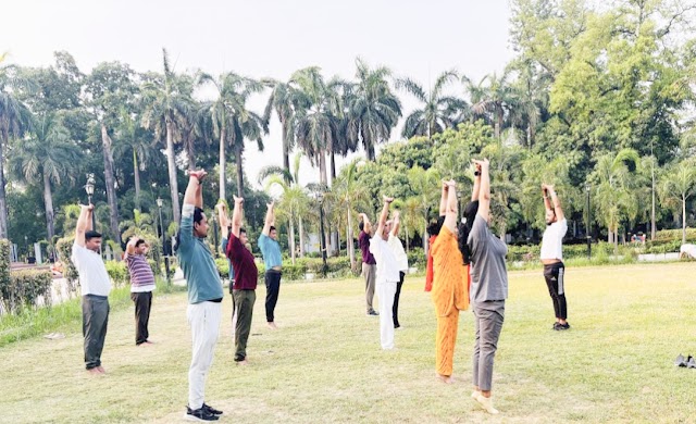 बलिया : जेएनसीयू में चित्रकला प्रतियोगिता व प्रदर्शनी के साथ हुआ योगाभ्यास