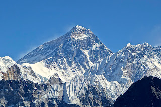उत्तराखण्ड के तीन एनसीसी कैडेट्स ने दुनिया की सबसे ऊंची चोटी, माउंट एवरेस्ट पर विजय प्राप्त कर देश को किया गौरवांवित