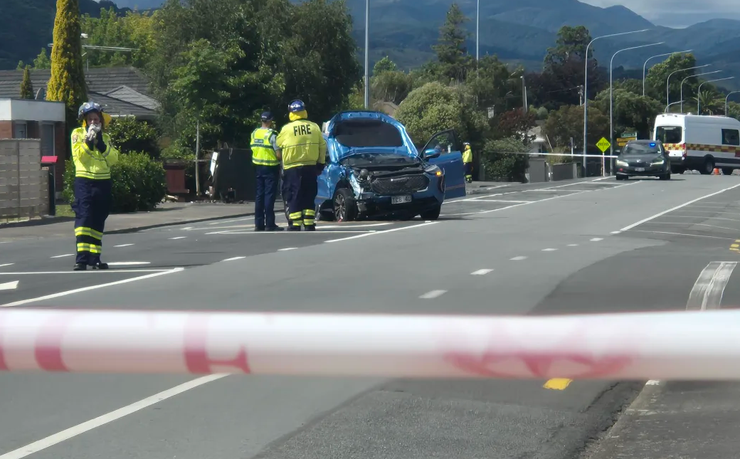 Hiện Trường Vụ Tai Nạn Trên Đường Fergusson Drive, Upper Hutt. Ảnh: Mary Argue