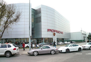 Reunión de participantes en el Centro Porsche BCN