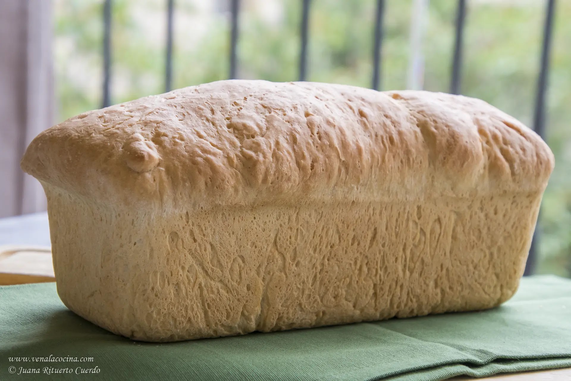 Pan de molde casero con aceite de oliva. Receta fácil, saludable y apetitosa