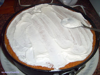 cubrir tarta con nata