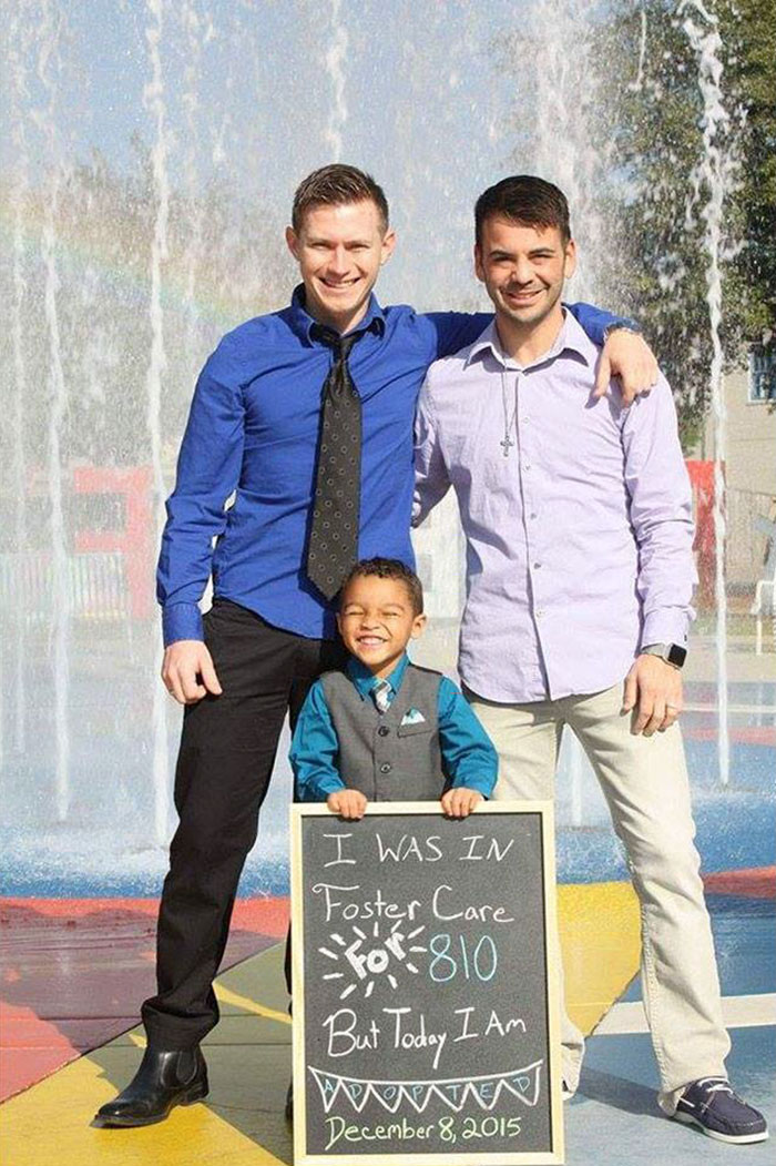 15+ Heartwarming Pics Of Children Who Were Just Adopted