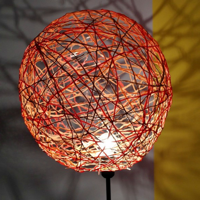 Basteln mit Wolle: Lampe selbstgemacht